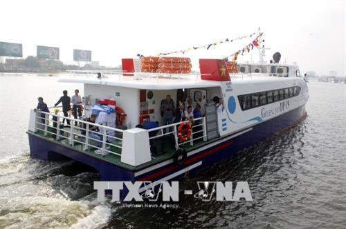 Tàu cao tốc Thành phố Hồ Chí Minh - Cần Giờ - Vũng Tàu xuất bến tại ga Bạch Đằng. Ảnh: Hoàng Hải -TTXVN