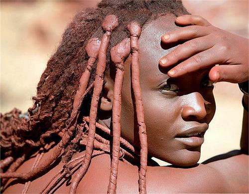 Vẻ đẹp của thiếu nữ bộ lạc Himba.