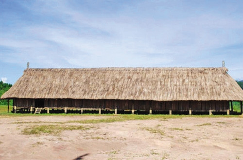 Nhà sàn của người Cơ-tu ở Tây Giang ảnh 1