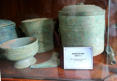 Bộ sưu tập đồ đồng Việt Nam thế kỉ 1 - 10.