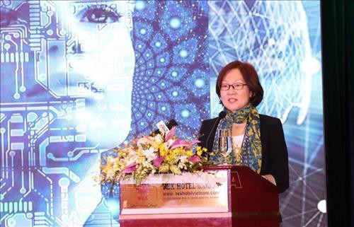 Bà Lesly Goh, Cố vấn công nghệ cao cấp, Ngân hàng Thế giới phát biểu tham luận tại Hội thảo. Ảnh: Xuân Khu-TTXVN