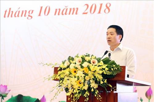 Ông Trần Trung Kiên, xã Vĩnh Kiên, huyện Yên Bình, tỉnh Yên Bái đại diện hộ gia đình vươn lên thoát nghèo phát biểu tại Hội nghị. Ảnh: Anh Tuấn – TTXVN Ông Trần Trung Kiên, xã Vĩnh Kiên, huyện Yên Bình, tỉnh Yên Bái đại diện hộ gia đình vươn lên thoát nghèo phát biểu tại Hội nghị. Ảnh: Anh Tuấn – TTXVN