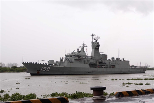 Tàu HMAS Anzac thuộc Hải quân Hoàng gia Australia cập Cảng Sài Gòn (Thành phố Hồ Chí Minh), chiều 30/5. Ảnh: Thanh Vũ – TTXVN