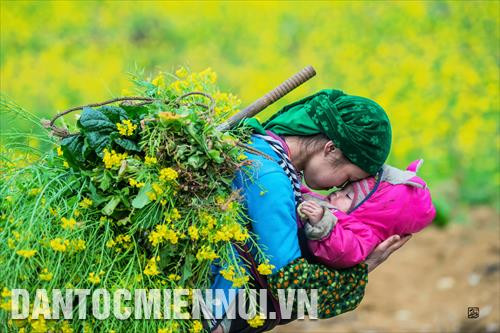 Tác phẩm Xuân của mẹ. Ảnh: NSNA Trần Cao Bảo Long