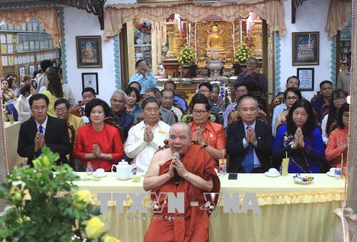 Hòa thượng Thích Thiện Tâm, Phó Chủ tịch Hội đồng Trị sự Trung ương Giáo hội Phật giáo Việt Nam, Phó Ban Trị sự, Trưởng Ban Phật giáo Quốc tế Giáo hội Phật giáo Việt Nam Thành phố Hồ Chí Minh cùng các Tổng lãnh sự Thái Lan, Lào, Campuchia thực hiện nghi lễ niệm Phật cầu an năm mới. Ảnh: Xuân Khu – TTXVN Hòa thượng Thích Thiện Tâm, Phó Chủ tịch Hội đồng Trị sự Trung ương Giáo hội Phật giáo Việt Nam, Phó Ban Trị sự, Trưởng Ban Phật giáo Quốc tế Giáo hội Phật giáo Việt Nam Thành phố Hồ Chí Minh cùng các Tổng lãnh sự Thái Lan, Lào, Campuchia thực hiện nghi lễ niệm Phật cầu an năm mới. Ảnh: Xuân Khu – TTXVN