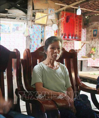 Bà Nông Thị Mông (xã Đàm Thủy, huyện Trùng Khánh) không nguôi nỗi đau khi con trai duy nhất bị chết ở nơi xứ người. Ảnh: Chu Hiệu – TTXVN Bà Nông Thị Mông (xã Đàm Thủy, huyện Trùng Khánh) không nguôi nỗi đau khi con trai duy nhất bị chết ở nơi xứ người. Ảnh: Chu Hiệu – TTXVN