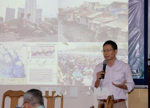 Tiến sĩ Nguyễn Ngọc Hiếu (Đại học Việt Đức) trình bày tham luận tại Hội thảo. Ảnh: Tiến Lực – TTXVN Tiến sĩ Nguyễn Ngọc Hiếu (Đại học Việt Đức) trình bày tham luận tại Hội thảo. Ảnh: Tiến Lực – TTXVN