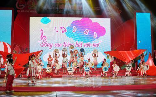 Tiết mục văn nghệ do các em thiếu nhi biểu diễn tại lễ khai mạc. Ảnh: Phương Vy - TTXVN.