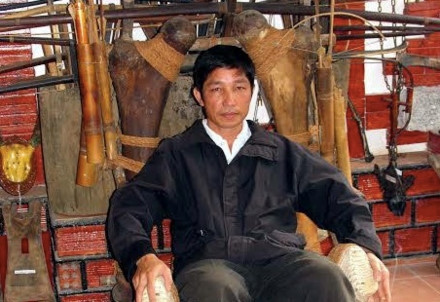 Anh Đặng Minh Tâm - người đã sưu tập hơn 3.000 đồ cổ giữa đại ngàn