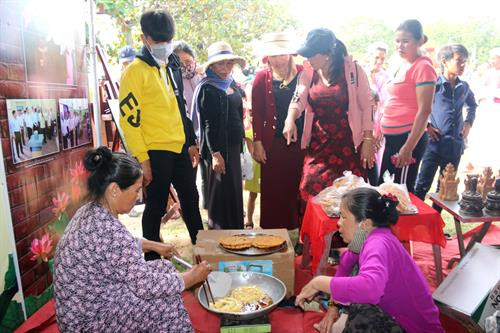 Đồng bào Chăm ở Bình Thuận nô nức đón Lễ hội Katê 2019 ảnh 5 Đồng bào Chăm ở Bình Thuận nô nức đón Lễ hội Katê 2019 ảnh 5