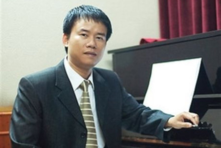 "Tôi có niềm đam mê nghiên cứu, sưu tầm âm nhạc bản địa của đồng bào dân tộc thiểu số trên dải đất hình chữ S. Vì vậy, tôi muốn có cơ hội được thử sức trong việc viết nhạc giao hưởng thính phòng cho dàn nhạc cổ truyền Việt Nam..." Ảnh: Internet "Tôi có niềm đam mê nghiên cứu, sưu tầm âm nhạc bản địa của đồng bào dân tộc thiểu số trên dải đất hình chữ S. Vì vậy, tôi muốn có cơ hội được thử sức trong việc viết nhạc giao hưởng thính phòng cho dàn nhạc cổ truyền Việt Nam..." Ảnh: Internet