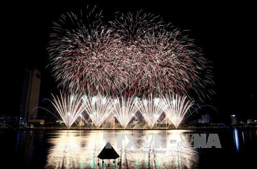 Màn trình diễn pháo hoa của đội Italy. Ảnh: Trần Lê Lâm – TTXVN Màn trình diễn pháo hoa của đội Italy. Ảnh: Trần Lê Lâm – TTXVN Màn trình diễn pháo hoa của đội Australia. Ảnh: Trần Lê Lâm – TTXVN