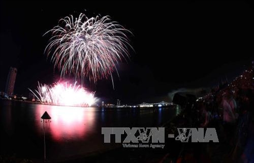 Màn trình diễn pháo hoa của đội Italy. Ảnh: Trần Lê Lâm – TTXVN Màn trình diễn pháo hoa của đội Italy. Ảnh: Trần Lê Lâm – TTXVN Màn trình diễn pháo hoa của đội Australia. Ảnh: Trần Lê Lâm – TTXVN