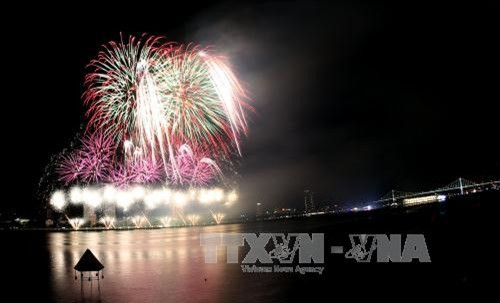Màn trình diễn pháo hoa của đội Italy. Ảnh: Trần Lê Lâm – TTXVN Màn trình diễn pháo hoa của đội Italy. Ảnh: Trần Lê Lâm – TTXVN Màn trình diễn pháo hoa của đội Australia. Ảnh: Trần Lê Lâm – TTXVN