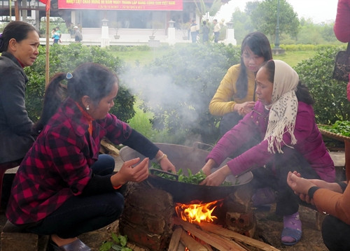 Phần thi sao chè của đội Soi Vàng.
