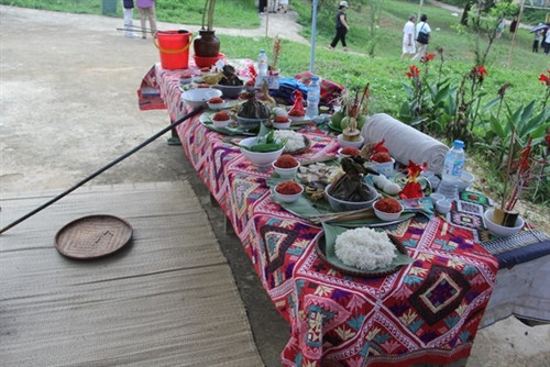 Mâm lễ trong lễ Cầu mưa