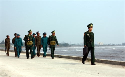 Bộ đội Biên phòng tỉnh Nam Định tuần tra khu vực biên giới biển huyện Hải Hậu. Bộ đội Biên phòng tỉnh Nam Định tuần tra khu vực biên giới biển huyện Hải Hậu.