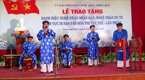 Nhã nhạc cung đình Huế. Ảnh: Tường Vi - TTXVN Nhã nhạc cung đình Huế. Ảnh: Tường Vi - TTXVN