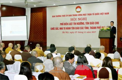 Hội nghị phổ biến Luật tín ngưỡng, tôn giáo cho chức sắc, nhà tu hành tôn giáo các tỉnh phía Bắc. Ảnh: Nguyễn Dân -TTXVN Hội nghị phổ biến Luật tín ngưỡng, tôn giáo cho chức sắc, nhà tu hành tôn giáo các tỉnh phía Bắc. Ảnh: Nguyễn Dân -TTXVN