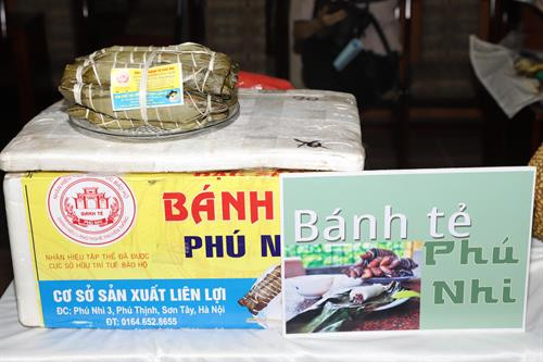 Một số sản phẩm nông nghiệp tiêu biểu của thị xã Sơn Tây được giới thiệu tại Hội thảo.