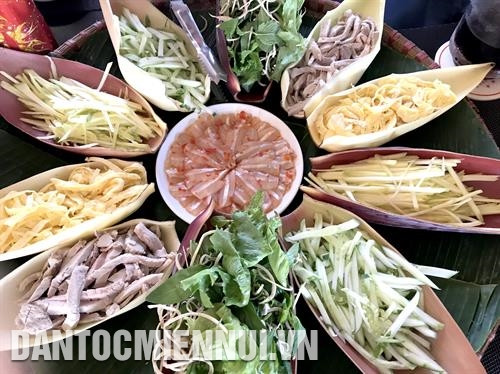 Du khách bơi thuyền thúng tham quan làng chài. Ảnh: Nguyễn Thanh Với đặc thù nhiều nắng và gió, Mũi Né trở thành nơi hội tụ của các tay đua lướt ván diều thế giới. Ảnh: Nguyễn Thanh Đến với Mũi Né, du khách có dịp thưởng thức những món ăn ngon và hấp dẫn ở nơi được mệnh danh là thiên đường du lịch. Ảnh: Nguyễn Thanh Du khách bơi thuyền thúng tham quan làng chài. Ảnh: Nguyễn Thanh Với đặc thù nhiều nắng và gió, Mũi Né trở thành nơi hội tụ của các tay đua lướt ván diều thế giới. Ảnh: Nguyễn Thanh Đến với Mũi Né, du khách có dịp thưởng thức những món ăn ngon và hấp dẫn ở nơi được mệnh danh là thiên đường du lịch. Ảnh: Nguyễn Thanh