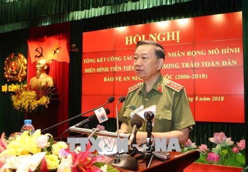 Thượng tướng Tô Lâm, Ủy viên Bộ Chính trị, Bí thư Đảng ủy Công an Trung ương, Bộ trưởng Bộ Công an phát biểu tại Hội nghị tổng kết công tác xây dựng, nhân rộng mô hình điển hình tiên tiến trong phong trào Toàn dân bảo vệ an ninh Tổ quốc, giai đoạn 2006-2018. Ảnh: Doãn Tấn - TTXVN Thượng tướng Tô Lâm, Ủy viên Bộ Chính trị, Bí thư Đảng ủy Công an Trung ương, Bộ trưởng Bộ Công an phát biểu tại Hội nghị tổng kết công tác xây dựng, nhân rộng mô hình điển hình tiên tiến trong phong trào Toàn dân bảo vệ an ninh Tổ quốc, giai đoạn 2006-2018. Ảnh: Doãn Tấn - TTXVN