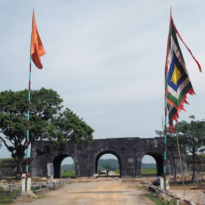 Thành Nhà Hồ. Ảnh: Thương Hà