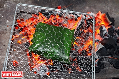 Lên Hà Giang thưởng thức rêu nướng của người Tày ảnh 3