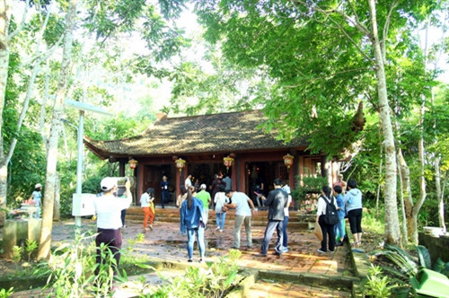 Du lịch tâm linh “lên ngôi” đầu năm ảnh 1