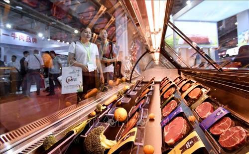 Thịt được bày bán tại hội chợ ở Bắc Kinh, Trung Quốc ngày 20/9/2018. Ảnh: THX/ TTXVN Thịt được bày bán tại hội chợ ở Bắc Kinh, Trung Quốc ngày 20/9/2018. Ảnh: THX/ TTXVN