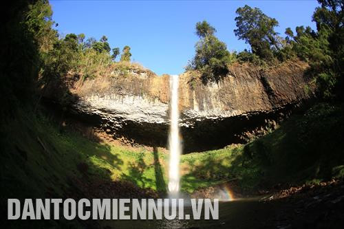 Thác Liêng Nung ở xã Đắk Nia, thị xã Gia Nghĩa (Đắk Nông). Ảnh: Hưng Thịnh Thác Liêng Nung ở xã Đắk Nia, thị xã Gia Nghĩa (Đắk Nông). Ảnh: Hưng Thịnh