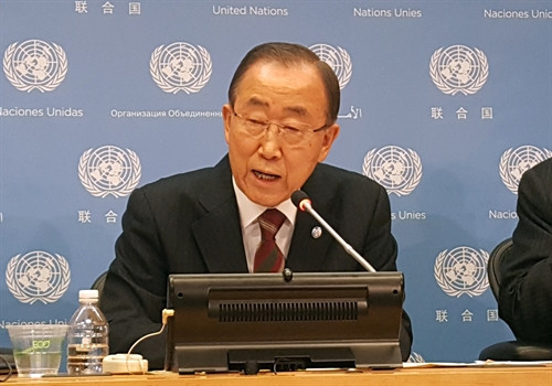 Tổng Thư ký Liên hợp quốc sắp mãn nhiệm Ban Ki-moon phát biểu trong cuộc họp báo tại trụ sở LHQ ở New York, Mỹ , ngày 20/12. YONHAP/TTXVN