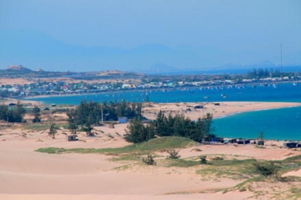 Sơn Hải - nơi đồi cát hùng vĩ chạy ra sát biển đẹp mê hồn ảnh 13