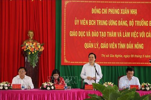 Bộ trưởng Bộ Giáo dục và Đào tạo Phùng Xuân Nhạ phát biểu tại buổi làm việc. Ảnh: TTXVN Bộ trưởng Bộ Giáo dục và Đào tạo Phùng Xuân Nhạ phát biểu tại buổi làm việc. Ảnh: TTXVN