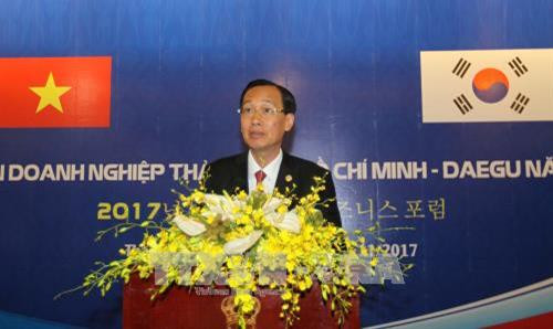 Phó Chủ tịch Thường trực UBND Thành phố Hồ Chí Minh Lê Thanh Liêm phát biểu khai mạc Diễn đàn. Ảnh: Thanh Vũ-TTXVN Phó Chủ tịch Thường trực UBND Thành phố Hồ Chí Minh Lê Thanh Liêm phát biểu khai mạc Diễn đàn. Ảnh: Thanh Vũ-TTXVN