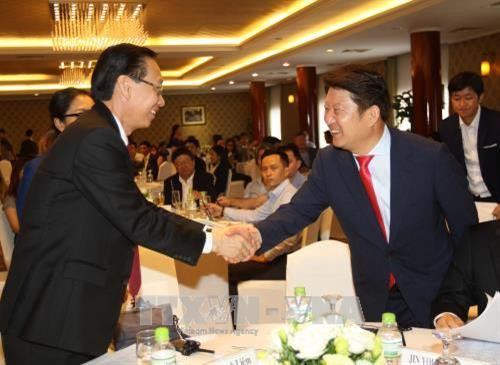 Phó Chủ tịch Thường trực UBND Thành phố Hồ Chí Minh Lê Thanh Liêm và Thị trưởng Thành phố Daegu Kwon Young Jin. Ảnh: Thanh Vũ-TTXVN Phó Chủ tịch Thường trực UBND Thành phố Hồ Chí Minh Lê Thanh Liêm và Thị trưởng Thành phố Daegu Kwon Young Jin. Ảnh: Thanh Vũ-TTXVN