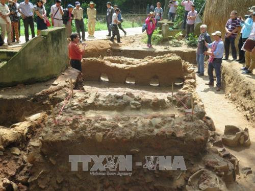 Một trong những lò gốm cổ được tìm thấy trong di chỉ khảo cổ Gò Cây Me (thị xã An Nhơn, Bình Định) đã cho ra nhiều vấn đề mới về gốm cổ Bình Định. Ảnh: Phạm Kha - TTXVN