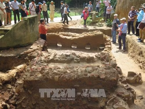 Một trong những lò gốm cổ được tìm thấy trong di chỉ khảo cổ Gò Cây Me (thị xã An Nhơn, Bình Định) đã cho ra nhiều vấn đề mới về gốm cổ Bình Định. Ảnh: Phạm Kha - TTXVN
