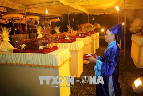 Lễ vật tế trời đất trong Lễ tế Xã Tắc. Ảnh: Hồ Cầu - TTXVN Lễ vật tế trời đất trong Lễ tế Xã Tắc. Ảnh: Hồ Cầu - TTXVN