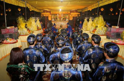 Lễ cúng trong Lễ tế Xã Tắc. Ảnh: Hồ Cầu - TTXVN Lễ cúng trong Lễ tế Xã Tắc. Ảnh: Hồ Cầu - TTXVN