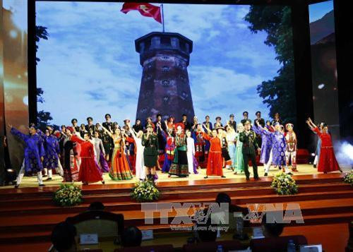 Chương trình văn nghệ chào mừng. Ảnh: An Đăng – TTXVN Chương trình văn nghệ chào mừng. Ảnh: An Đăng – TTXVN