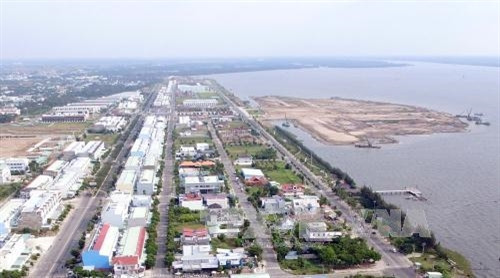 Khu vực lấn biển mới của Khu đô thị Phú Cường đang được đầu tư mở rộng vươn ra biển khoảng 30 ha. Ảnh: Mạnh Linh-TTXVN