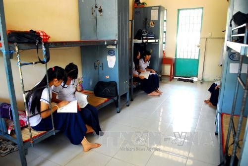 Không gian phòng ký túc xá nữ trong khu vực Trường Phổ thông Dân tộc nội trú tỉnh Kiên Giang. Ảnh: Mạnh Linh-TTXVN Không gian phòng ký túc xá nữ trong khu vực Trường Phổ thông Dân tộc nội trú tỉnh Kiên Giang. Ảnh: Mạnh Linh-TTXVN