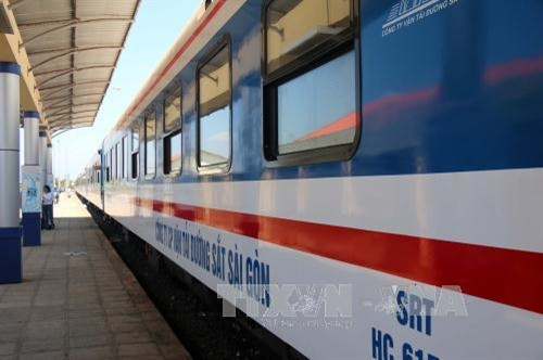 Tuyến tàu lửa 5 sao đầu tiên phục vụ khách đến Bình Thuận. Ảnh: Nguyễn Thanh - TTXVN Tuyến tàu lửa 5 sao đầu tiên phục vụ khách đến Bình Thuận. Ảnh: Nguyễn Thanh - TTXVN