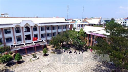 Toàn cảnh trường Phổ thông Dân tộc nội trú tỉnh Kiên Giang. Ảnh: Mạnh Linh-TTXVN Toàn cảnh trường Phổ thông Dân tộc nội trú tỉnh Kiên Giang. Ảnh: Mạnh Linh-TTXVN