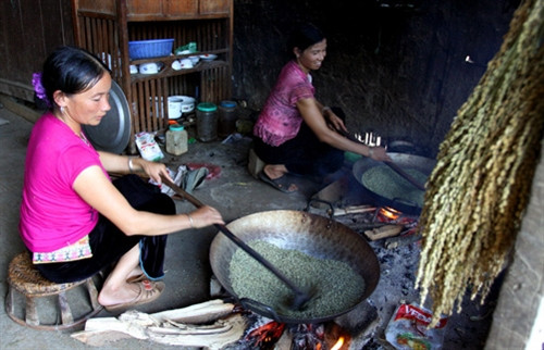 Đặc sản cốm Tú Lệ ảnh 2