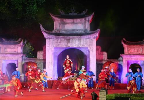 Chương trình nghệ thuật tái hiện về chiến thắng Bạch Đằng của Ngô Quyền trong lễ kỷ niệm. Ảnh: Thanh Tùng-TTXVN Chương trình nghệ thuật tái hiện về chiến thắng Bạch Đằng của Ngô Quyền trong lễ kỷ niệm. Ảnh: Thanh Tùng-TTXVN