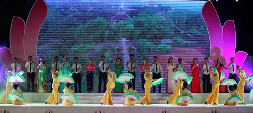 Chương trình nghệ thuật đặc sắc trong lễ khai mạc. Ảnh: Thanh Tùng-TTXVN