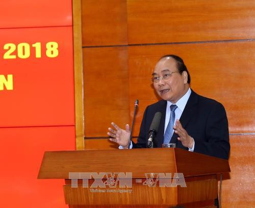 Thủ tướng Chính phủ Nguyễn Xuân Phúc đến dự và chỉ đạo Hội nghị. Ảnh: Vũ Sinh - TTXVN Thủ tướng Chính phủ Nguyễn Xuân Phúc đến dự và chỉ đạo Hội nghị. Ảnh: Vũ Sinh - TTXVN