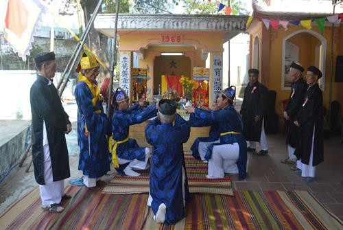 Nhân dân tại khu dân cư văn hóa biển Kim Liên làm lễ rước, thả thuyền. Ảnh: Đinh Văn Nhiều-TTXVN Nhân dân tại khu dân cư văn hóa biển Kim Liên làm lễ rước, thả thuyền. Ảnh: Đinh Văn Nhiều-TTXVN Nhân dân tại khu dân cư văn hóa biển Kim Liên làm lễ rước, thả thuyền. Ảnh: Đinh Văn Nhiều-TTXVN Nhân dân tại khu dân cư văn hóa biển Kim Liên làm lễ rước, thả thuyền. Ảnh: Đinh Văn Nhiều-TTXVN Lễ cúng, tế các vị thần linh đã khai khẩn, lập ấp. Ảnh: Đinh Văn Nhiều-TTXVN Nhân dân tại khu dân cư văn hóa biển Kim Liên làm lễ rước, thả thuyền. Ảnh: Đinh Văn Nhiều-TTXVN Nhân dân tại khu dân cư văn hóa biển Kim Liên làm lễ rước, thả thuyền. Ảnh: Đinh Văn Nhiều-TTXVN Nhân dân tại khu dân cư văn hóa biển Kim Liên làm lễ rước, thả thuyền. Ảnh: Đinh Văn Nhiều-TTXVN Nhân dân tại khu dân cư văn hóa biển Kim Liên làm lễ rước, thả thuyền. Ảnh: Đinh Văn Nhiều-TTXVN Lễ cúng, tế các vị thần linh đã khai khẩn, lập ấp. Ảnh: Đinh Văn Nhiều-TTXVN